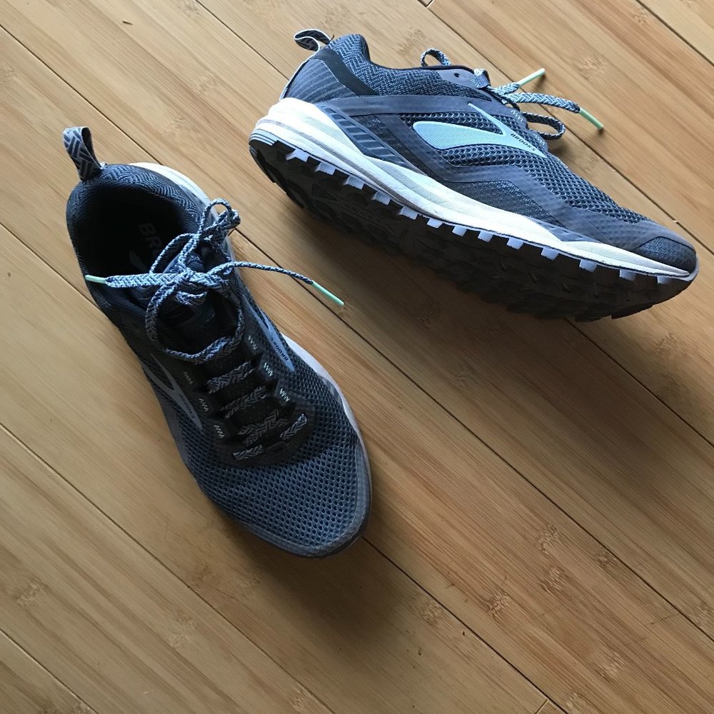 Womens Brooks Cascadia 14 Size 7.5